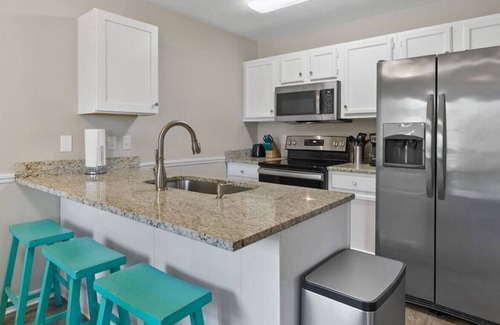Ridgeland House | Relax by the Reservoir/Restrunts