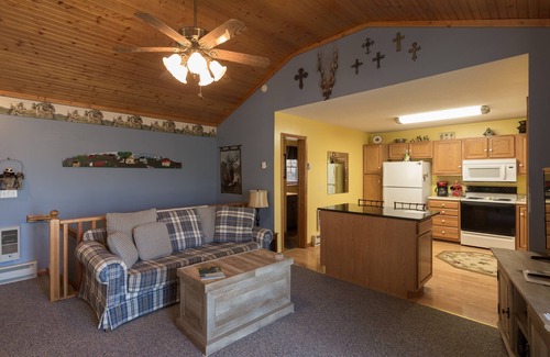 Maggie Valley Cabin | RELAX & GETAWAY IN A FULY FURNISHED CABIN IN THE BLUE RIDGE SMOKEY MOUNTAINS.