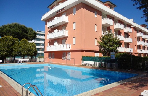 Porto Santa Margherita Apartment | Relax in our fantastic pool!