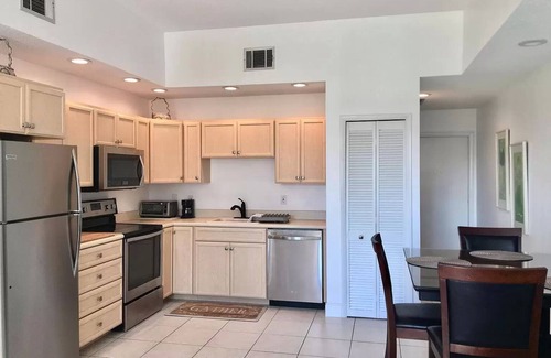 Port Saint Lucie Villa | Relax in a Beautiful Park Like Setting on the St Lucie River
