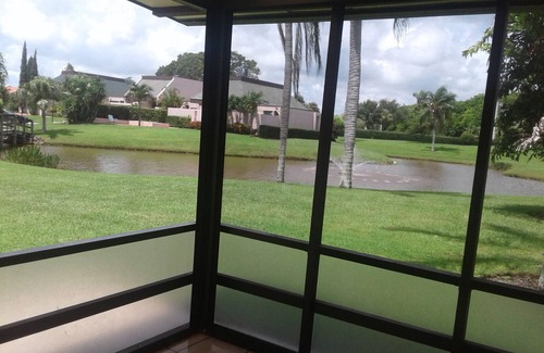 Port Saint Lucie Villa | Relax in a Beautiful Park Like Setting on the St Lucie River
