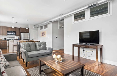 Mile Square Apartment | Relax in a Chic DT Corner Unit with Free Parking