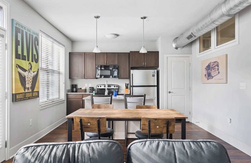 Mile Square Apartment | Relax in a Chic DT Corner Unit with Free Parking