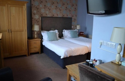 Westcliff-on-Sea Hotel | Relax in a Stylish Coastal Retreat Steps from Southend Highlights
