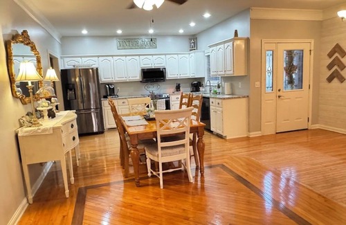 Bardstown House | Relax in Historic Bardstown – Spacious 3BR Townhome Minutes from Downtown