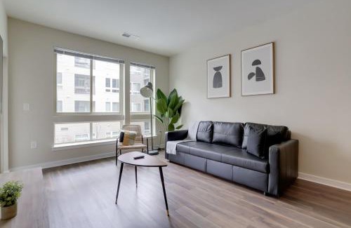 Jefferson Manor Apartment | Relax in Style Minutes from DC and Alexandria