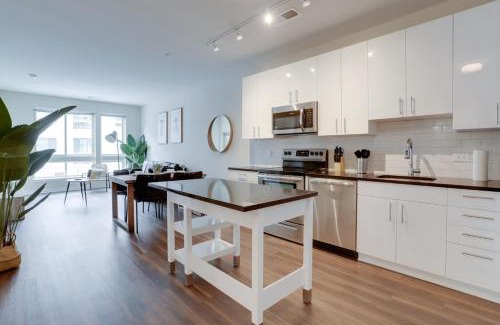 Jefferson Manor Apartment | Relax in Style Minutes from DC and Alexandria