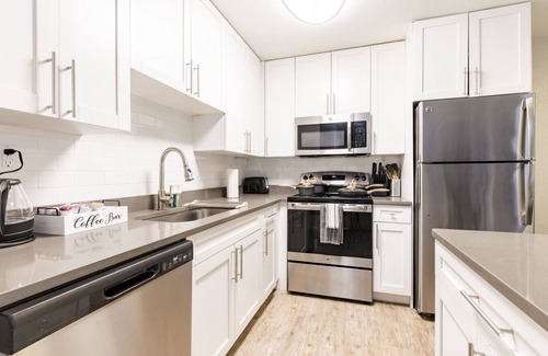 Beach Park Apartment | Relax in Tampa | 2BR with Pool & Fitness Center