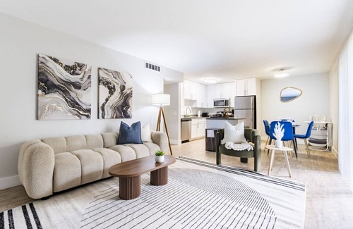 Beach Park Apartment | Relax in Tampa | 2BR with Pool & Fitness Center