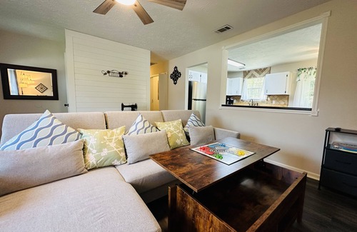 Richmond Hill House | Relax In the Hill, close to I-95, Savannah, Ft Stewart and Hunter