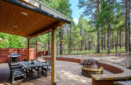 Ponderosa Trails House | Relax in the Pines! Hike/Bike out your back door into the forest...