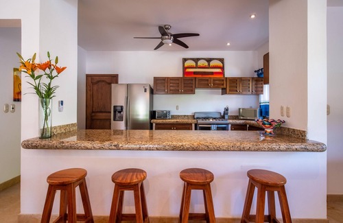 Crucecita House | Relax in this spacious home in a quiet community with shared pool and BBQ area