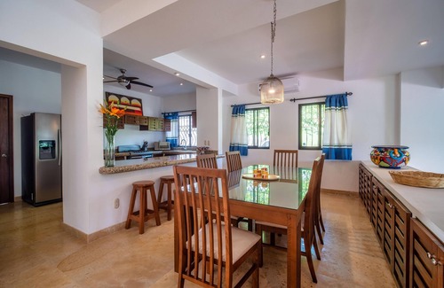 Crucecita House | Relax in this spacious home in a quiet community with shared pool and BBQ area