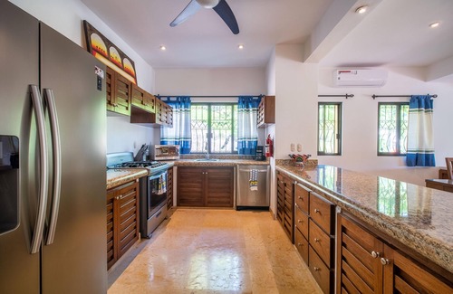 Crucecita House | Relax in this spacious home in a quiet community with shared pool and BBQ area