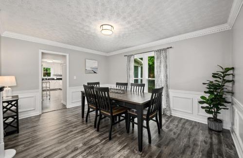 Clarkdale House | Relax In This 4BR Retreat With Screened Snug Porch