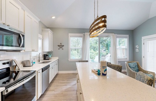 Corolla Light Condo | Relax in this inviting condo with pool
