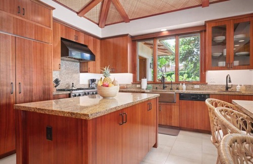 Kaupulehu House | Relax in this OceanView Estate w/Lava stone-lined Infinity Pool & Private Spa