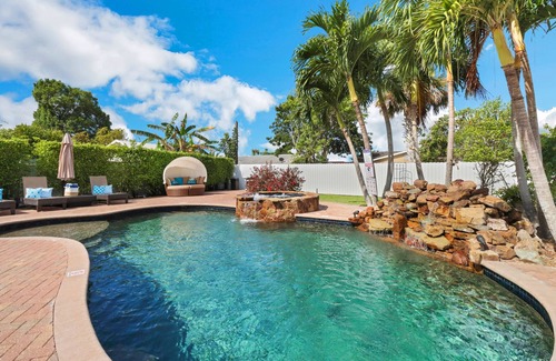 Golden Gate House | Relax in your Private Paradise.