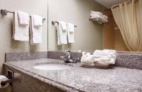 Batavia Hotel | Relax Inn - Batavia
