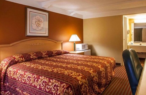 St. Charles Hotel | Relax Inn Saint Charles