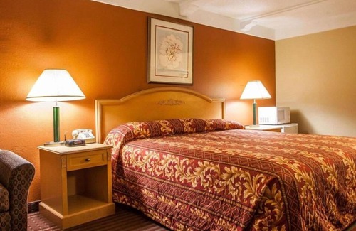 St. Charles Hotel | Relax Inn Saint Charles