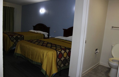 Canton Hotel | Relax Inn