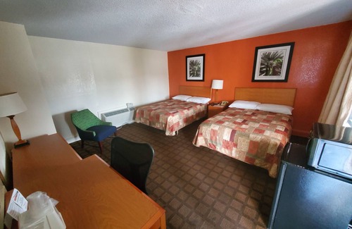 Emporia Hotel | Relax Inn