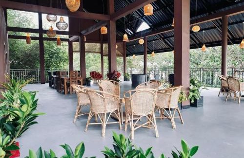 Kataragama Hotel | Relax Lake View Resort