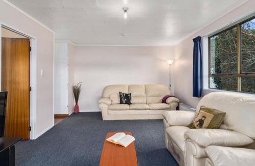 Lake Okataina House | Relax Lakeside - Lake Rotoiti Bach