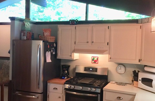 Lake Ann House | Relax & make memories on Lake Ann! Central to Traverse City/Sleeping Bear Dunes