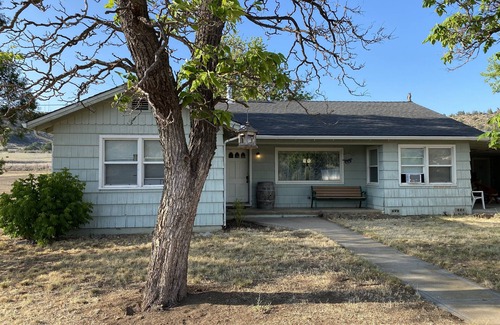 Yreka House | Relax on 125 private acres