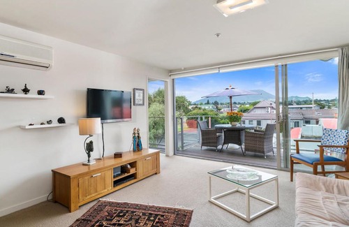 Taupo House | Relax on Roberts - Taupo Holiday Home