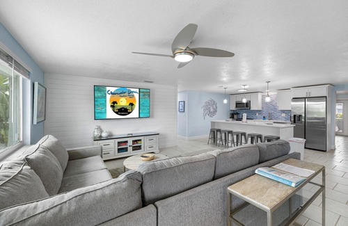 Spring Hill House | Relax & Play: 5BR w/Pool, Kayaks & Ping-Pong