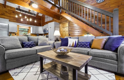 My Mountain Cabin | Relax & Play at Waterfront Mountain Cabin Retreat Private Lake~Fish~Canoe~Kayak