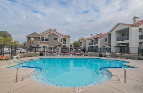 North Scottsdale Apartment | Relax Play TPC Golf Hot Tub Pool WD Parking