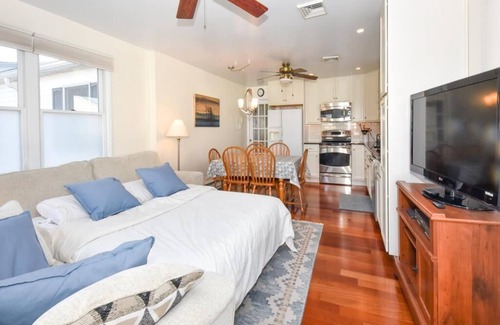 Village Green House | RELAX, REFLECT and RECHARGE at 1241 Penn Ave.