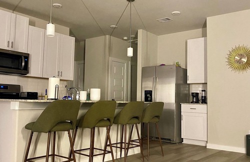 Southeast Houston House | Relax, Renew, Refresh - SF House