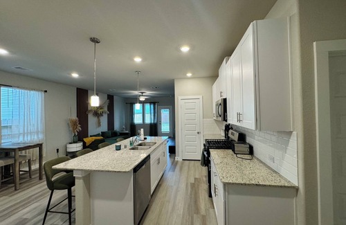 Southeast Houston House | Relax, Renew, Refresh - SF House