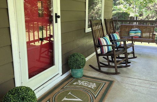 Nazareth House | Relax & Reset in Nature on 5 Acres Just Minutes from Downtown Bardstown