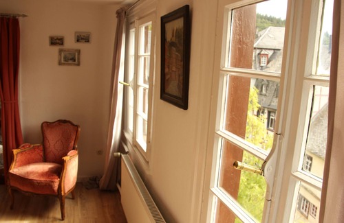 Monschau Apartment | Relax (sauna) in a centuries-old half-timbered house, idyllic a. D. Rur in the middle of Altstadt