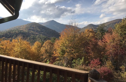 Hiawassee Cabin | Relax To Sunsets. Pool Table, Dogs Welcome.