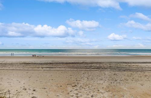 Emerald Isle Apartment | Relax to the Max