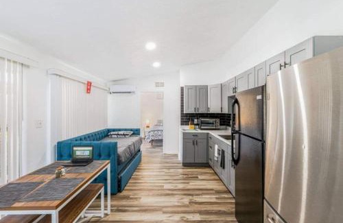 Orlando House | Relax & Unwind 1br Retreat Wpool Access & Wi-fi