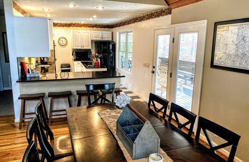 Dahlonega House | Relax & Unwind at the Chestatee River Retreat! Pet Friendly & Near Wineries