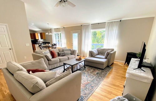 Cleveland House | Relax & Unwind at the Horse Range Mountain Haven