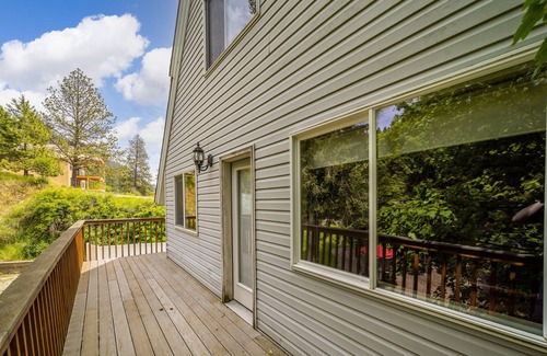 Bayview House | Relax with room to entertain in Beautiful Bayview!