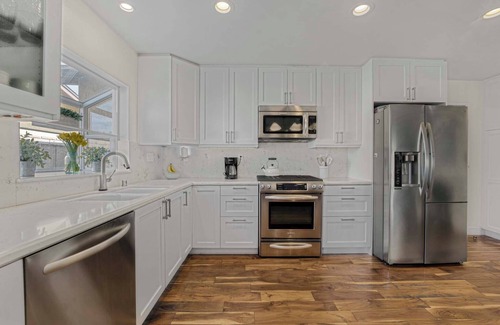Oak Park House | Relax with the whole family at this peaceful and cozy place to stay.