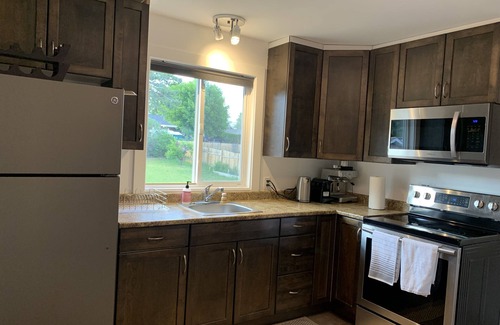 Okanagan-Similkameen House | Relaxation Awaits- Book Downtown Oasis Today!