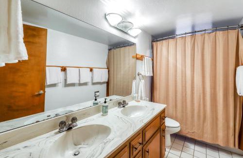 Truckee House | Relaxed and Comfortable Family Gathering Home