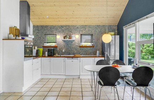 Glesborg House | Relaxed atmosphere surrounded by soothing greenery.